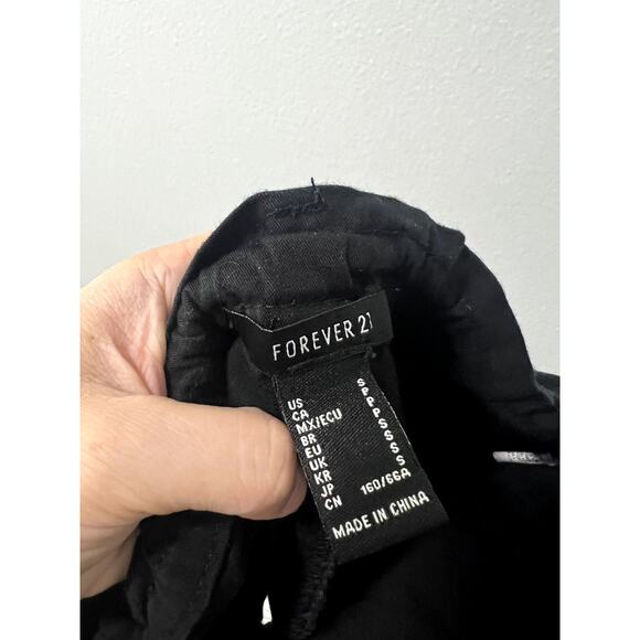 Forever 21 Cargo Hot Shorts - Picture 6 of 6